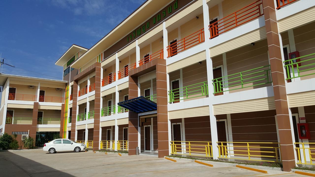 Charoensuk Grand Hotel Kabin Buri Eksteriør bilde