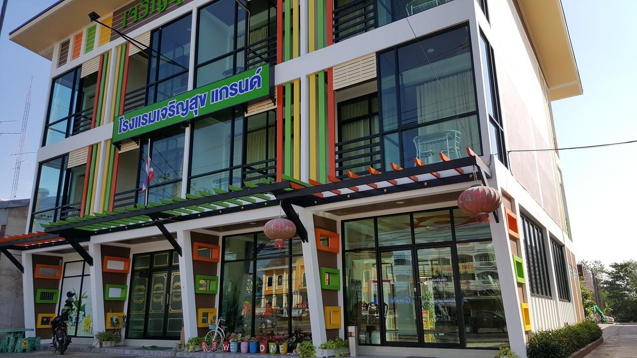 Charoensuk Grand Hotel Kabin Buri Eksteriør bilde