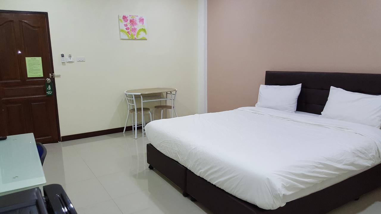 Charoensuk Grand Hotel Kabin Buri Eksteriør bilde