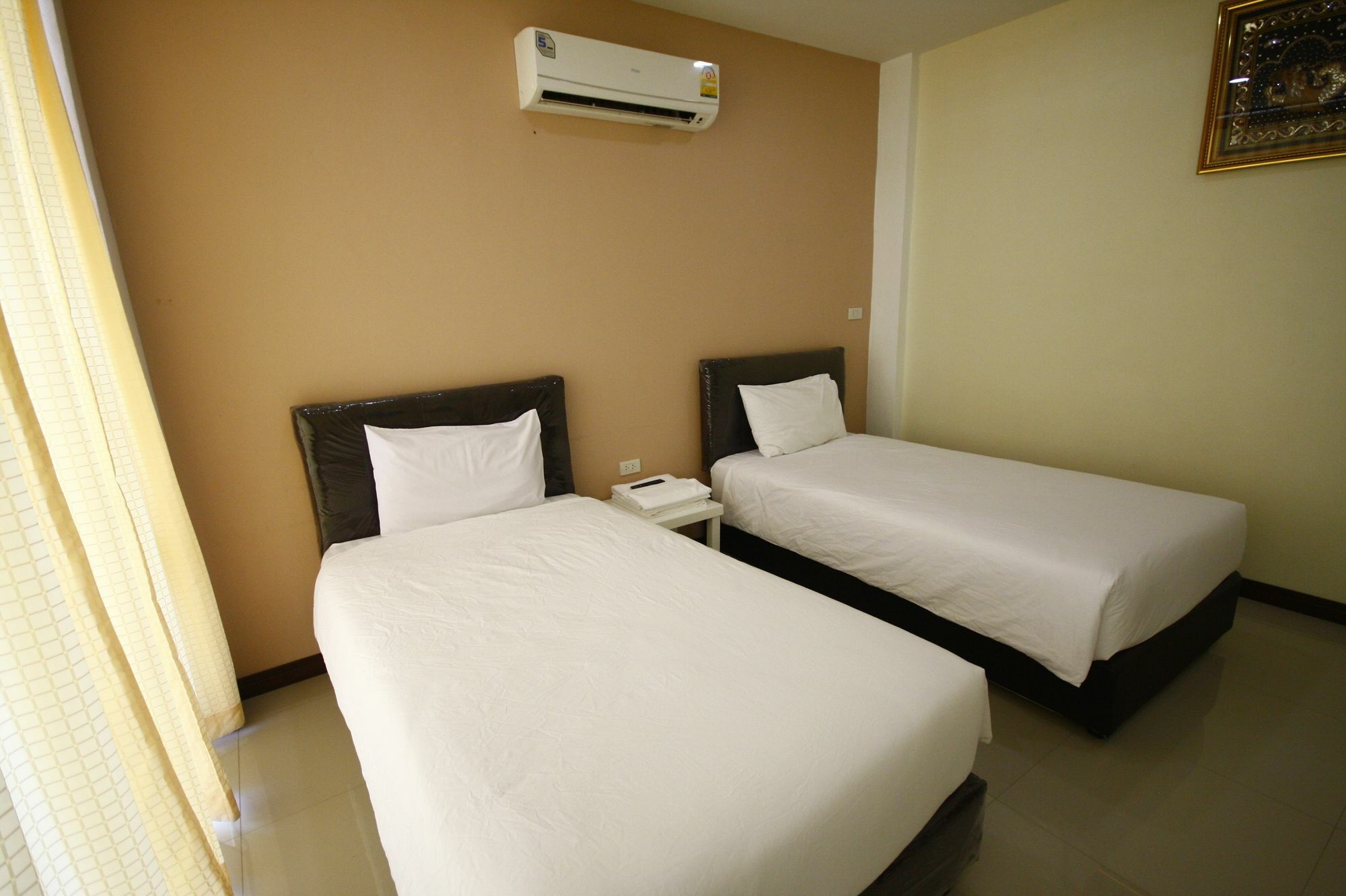 Charoensuk Grand Hotel Kabin Buri Eksteriør bilde