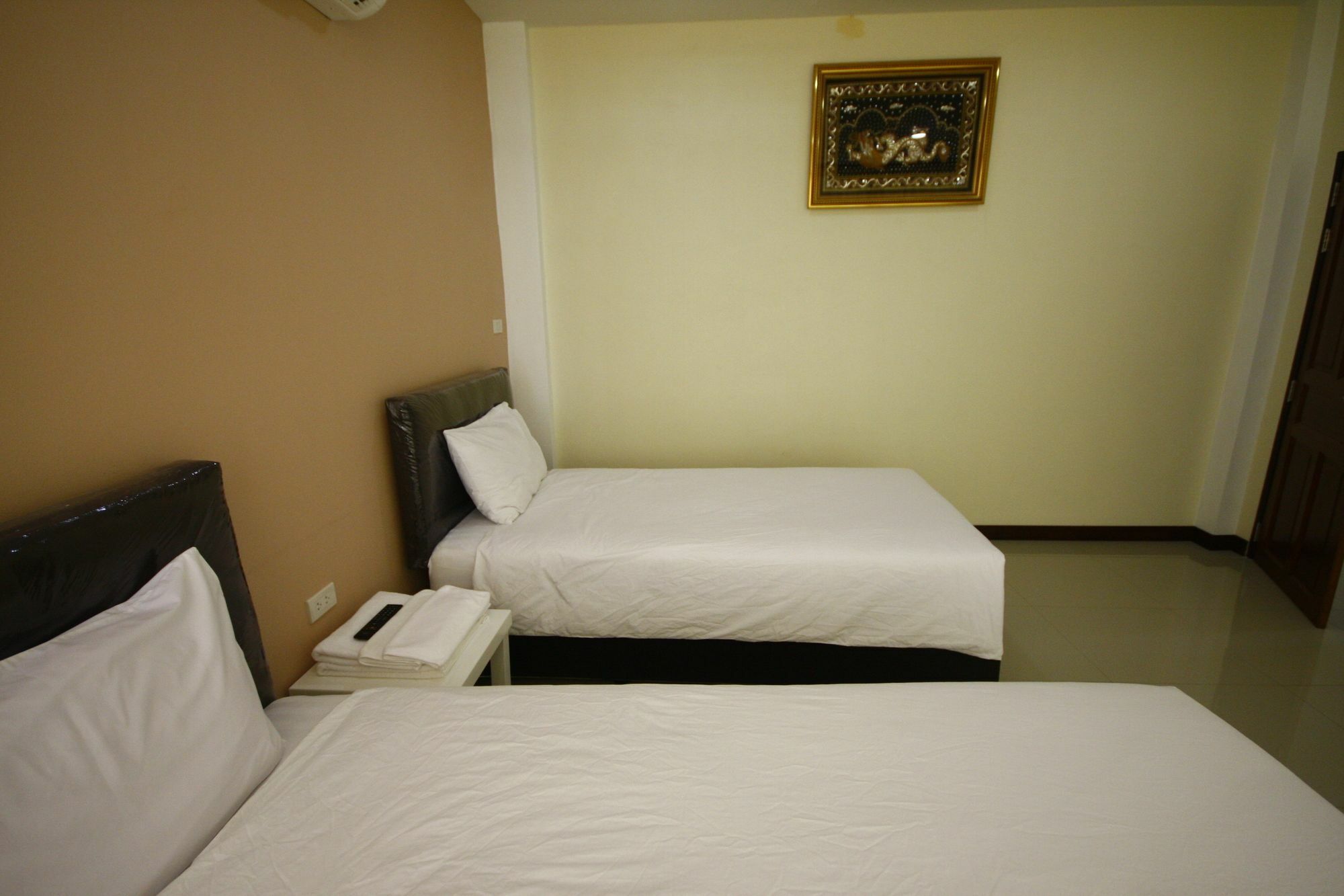 Charoensuk Grand Hotel Kabin Buri Eksteriør bilde